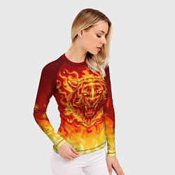 Рашгард женский Огненный тигр в пламени, цвет: 3D-принт — фото 2