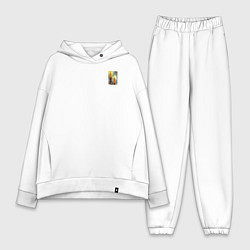 Женский костюм оверсайз Две горящие свечи на подсвечнике в темноте, цвет: белый