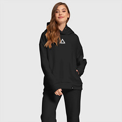 Женский костюм оверсайз Игра в кальмара треугольник, цвет: черный — фото 2