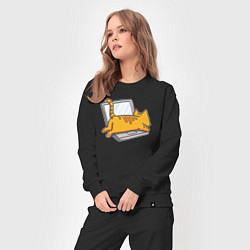 Костюм хлопковый женский Котик лежит на ноутбуке, цвет: черный — фото 2