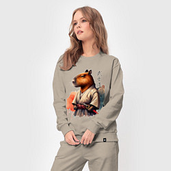 Костюм хлопковый женский Capybara samurai - ai art fantasy, цвет: миндальный — фото 2