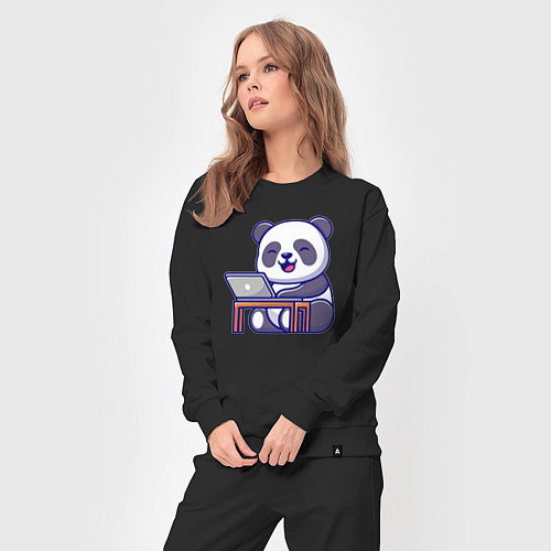 Женский костюм Весёлая панда с ноутбуком / Черный – фото 3