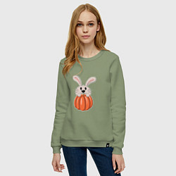 Свитшот хлопковый женский Кролик с тыквой, цвет: авокадо — фото 2