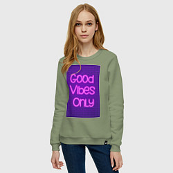 Свитшот хлопковый женский Неоновая надпись good vibes only и кирпичная стена, цвет: авокадо — фото 2