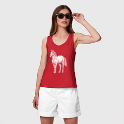 Майка женская хлопок Белая лошадь стоит, цвет: красный — фото 2