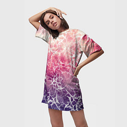 Футболка женская длинная Абстракция - паутинка на сине-красном фоне, цвет: 3D-принт — фото 2