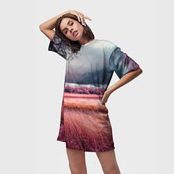 Футболка женская длинная Поле и деревья пейзаж - инфракрасный стиль, цвет: 3D-принт — фото 2