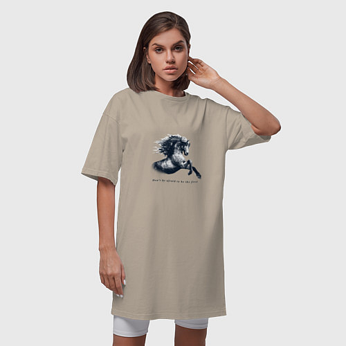 Женская футболка-платье Лошадь с надписью / Миндальный – фото 3