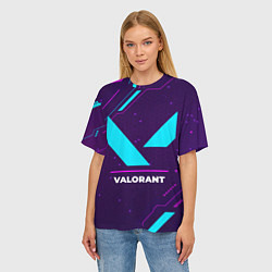 Футболка оверсайз женская Символ Valorant в неоновых цветах на темном фоне, цвет: 3D-принт — фото 2
