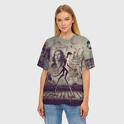 Футболка оверсайз женская Пришелец идёт вдоль стены с рваными афишами, цвет: 3D-принт — фото 2