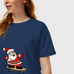 Футболка оверсайз женская Санта на скейтборде, цвет: тёмно-синий — фото 2