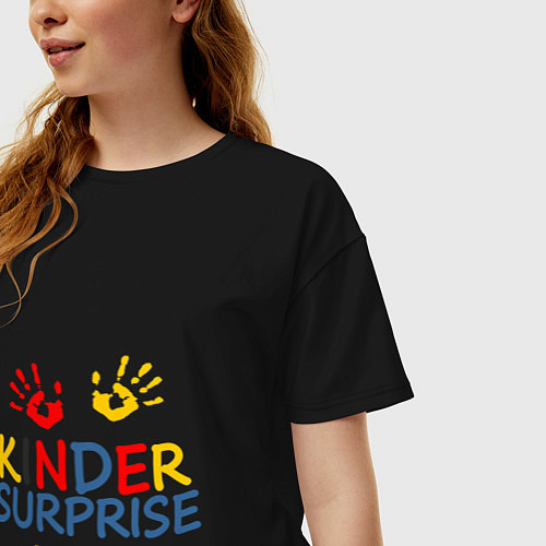 Женская футболка оверсайз KINDER SURPRISE / Черный – фото 3