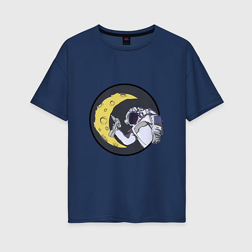 Женская футболка оверсайз Лунный астронавт / Тёмно-синий – фото 1