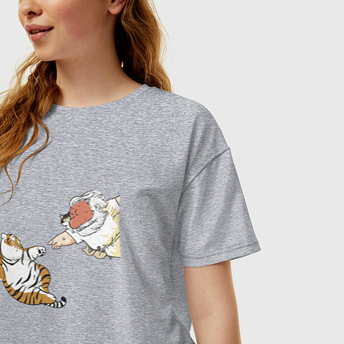 Женская футболка оверсайз Сотворение тигрёнка - пародия на Микеланджело / Меланж – фото 3