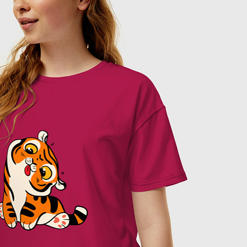 Женская футболка оверсайз Смешной тигренок / Маджента – фото 3
