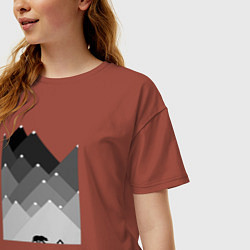 Футболка оверсайз женская Медведь и треугольные горы, цвет: кирпичный — фото 2