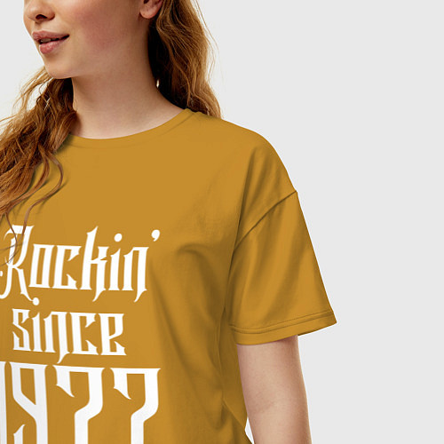 Женская футболка оверсайз Качаю с 1977 года / Горчичный – фото 3