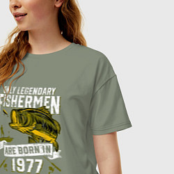 Футболка оверсайз женская Только легендарные рыбаки рождаются в 1977, цвет: авокадо — фото 2