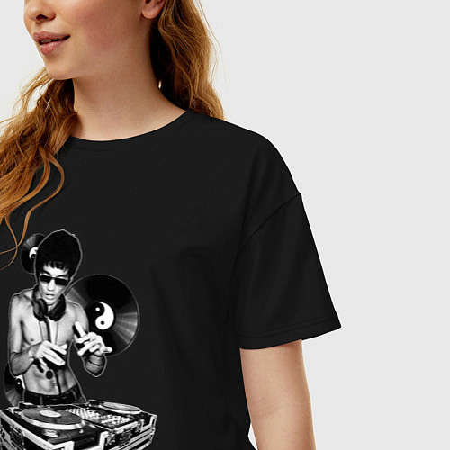 Женская футболка оверсайз Bruce Lee - Vinyl Dj / Черный – фото 3
