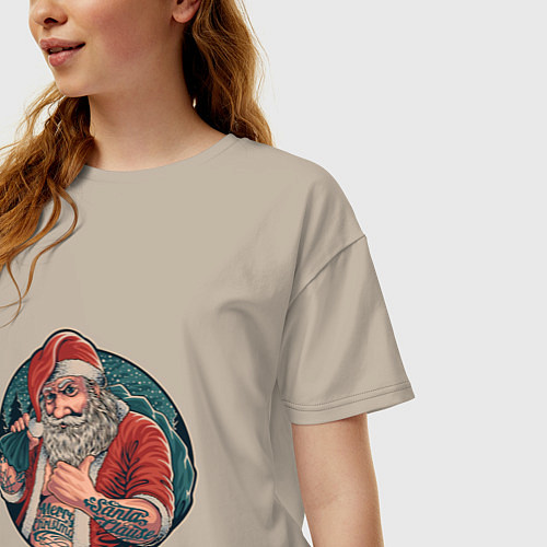 Женская футболка оверсайз Крутой Санта Клаус / Миндальный – фото 3