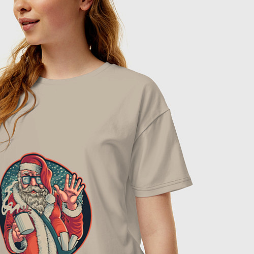 Женская футболка оверсайз Санта почтальон / Миндальный – фото 3