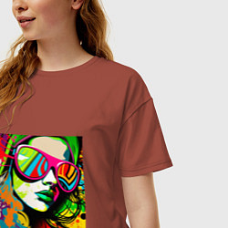 Футболка оверсайз женская Женское лицо в солнцезащитных очках, граффити поп, цвет: кирпичный — фото 2