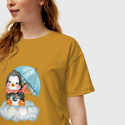 Футболка оверсайз женская Пингвин на облаке с зонтом, цвет: горчичный — фото 2