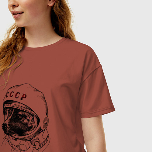 Женская футболка оверсайз Пёсик астронавт - ссср / Кирпичный – фото 3