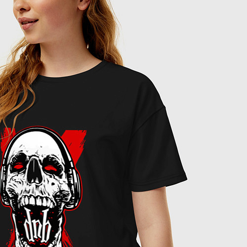 Женская футболка оверсайз DnB skull / Черный – фото 3