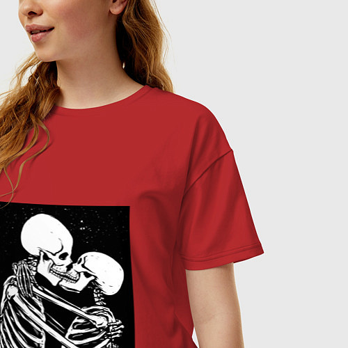 Женская футболка оверсайз Kissing skeletons / Красный – фото 3