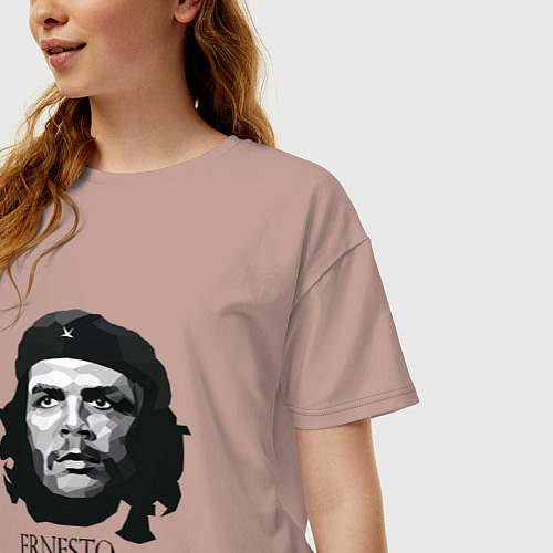 Женская футболка оверсайз Че Гевара черно белое / Пыльно-розовый – фото 3