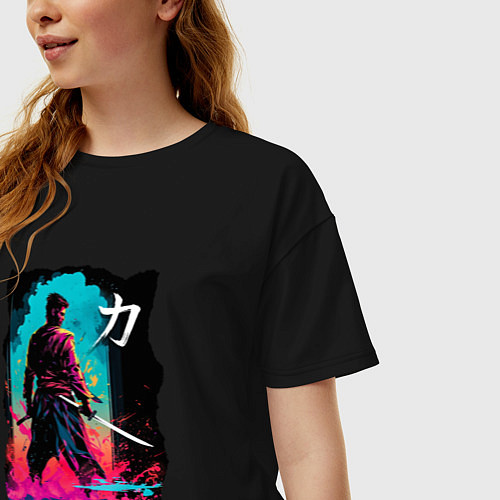 Женская футболка оверсайз Мечник с катанами / Черный – фото 3