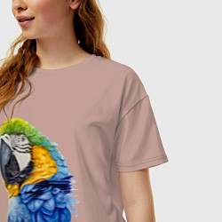 Футболка оверсайз женская Сине-золотой попугай ара, цвет: пыльно-розовый — фото 2
