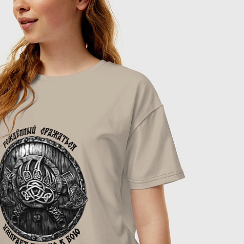 Женская футболка оверсайз Щит велеса и боевые славянские топоры / Миндальный – фото 3