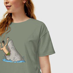 Футболка оверсайз женская Остерегайся акул, цвет: авокадо — фото 2