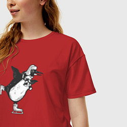 Футболка оверсайз женская Пингвин на катке, цвет: красный — фото 2