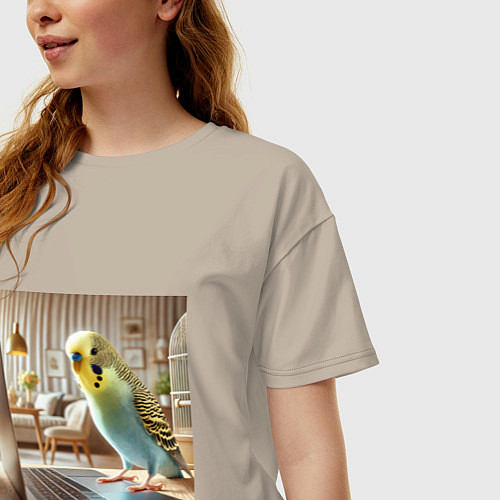 Женская футболка оверсайз Волнистый попугай с ноутбуком / Миндальный – фото 3