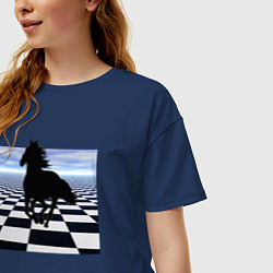 Футболка оверсайз женская Конь на шахматной доске, цвет: тёмно-синий — фото 2