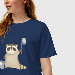 Футболка оверсайз женская Енот убирается, цвет: тёмно-синий — фото 2