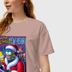 Футболка оверсайз женская Кибер Гомер Симпсон с сыном за рулём автомобиля, цвет: пыльно-розовый — фото 2