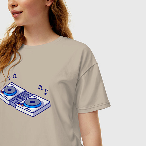 Женская футболка оверсайз Диджейский пульт / Миндальный – фото 3