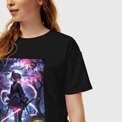Футболка оверсайз женская Девушка с катаной на фоне цветущей сакуры, цвет: черный — фото 2