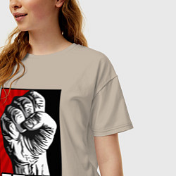 Футболка оверсайз женская СССР - кулак коммунизма, цвет: миндальный — фото 2