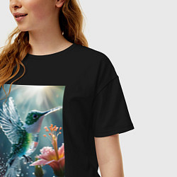 Футболка оверсайз женская Колибри летает у цветка, цвет: черный — фото 2
