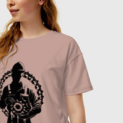 Футболка оверсайз женская Шестерня нефтяника, цвет: пыльно-розовый — фото 2