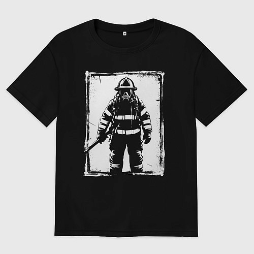 Женская футболка оверсайз Пожарный в белом квадрате / Черный – фото 1