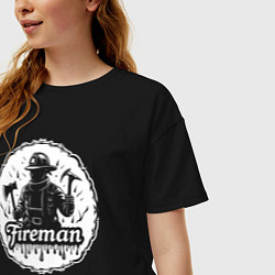 Футболка оверсайз женская Пожарный с двумя топорами, цвет: черный — фото 2