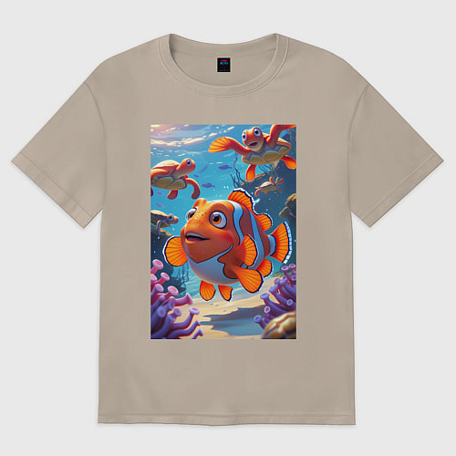 Женская футболка оверсайз Рыбка клоун плавает с черепахами / Миндальный – фото 1