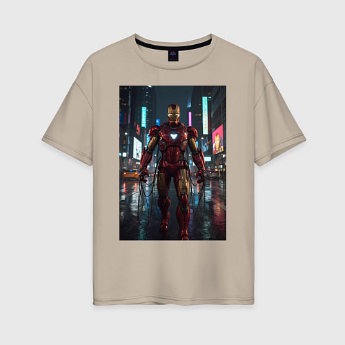 Женская футболка оверсайз Железный человек посреди ночного города / Миндальный – фото 1