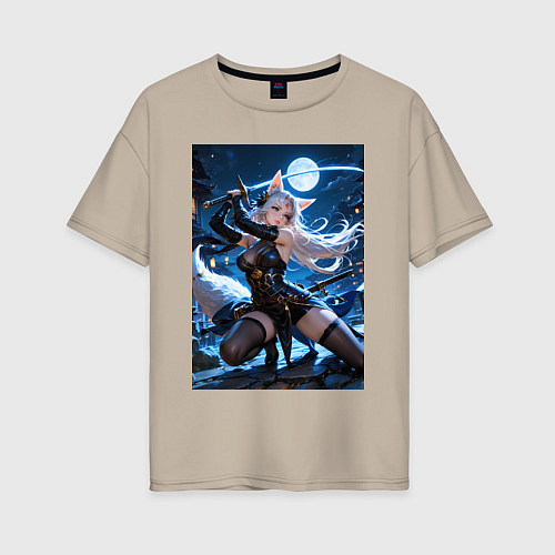 Женская футболка оверсайз Лисица с катаной на фоне полной Луны / Миндальный – фото 1